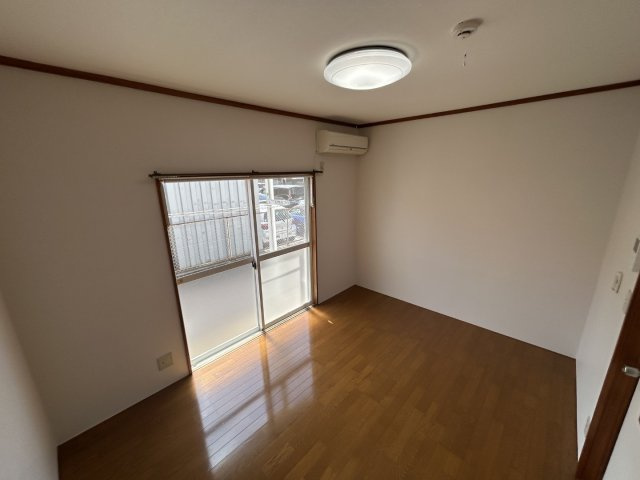 森久保ハイムの居間・リビング|南向きのお部屋です