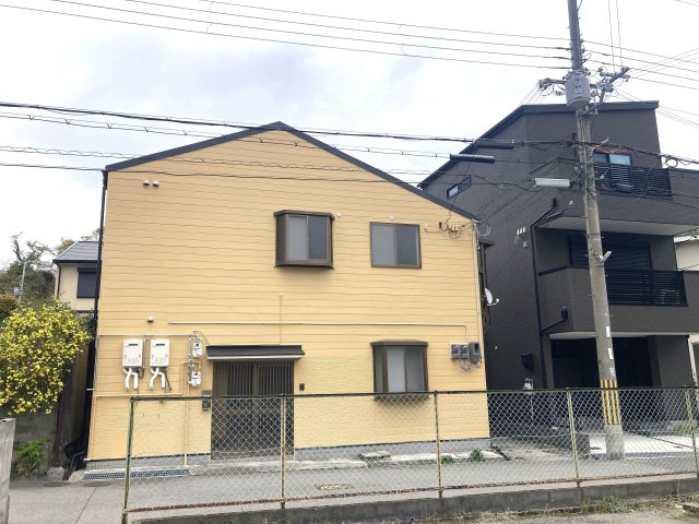 鈴蘭台北町2丁目テラスの外観|ワンフロア1戸の綺麗なテラスハウス