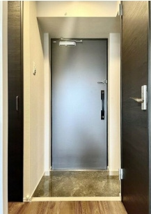 ライフフィールド塚本GRACEの玄関