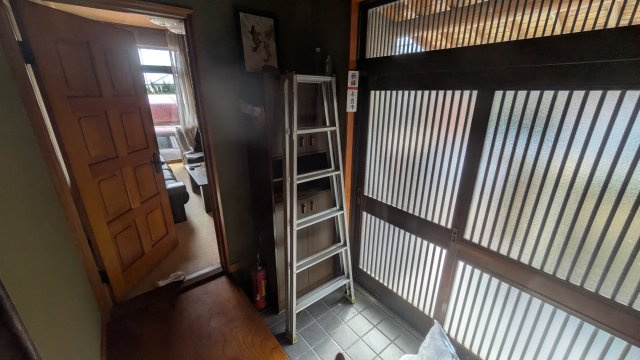 中古住宅　岩井1丁目の玄関