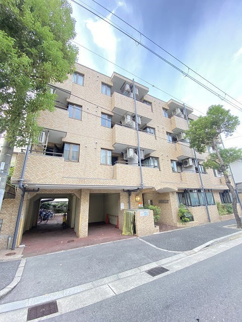 尼崎市東園田町６丁目のアパートの外観