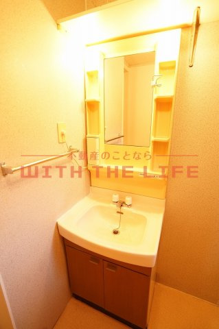 ネオポリス津福【キャッシュバック対象物件】の独立洗面台|朝の身支度には欠かせない独立洗面化粧台