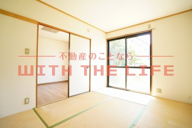 ネオポリス津福【キャッシュバック対象物件】の和室|落ち着いた雰囲気の和室付きです