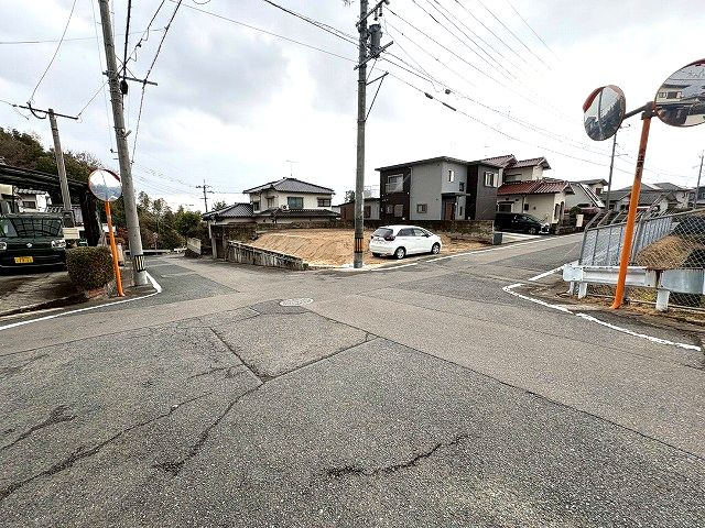 【前面道路含む現地写真】 | 太宰府市梅香苑4丁目土地