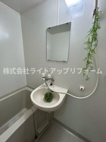 プランドール湊川の独立洗面台
