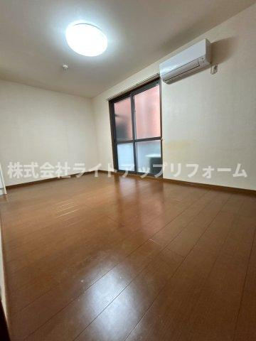 プランドール湊川の居間・リビング