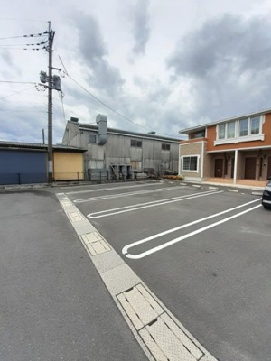 【駐車場】 | ドリームサイドⅢ | 駐車場があるので、車を買う予定の方も安心です