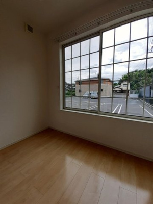 【内装】 | ドリームサイドⅢ | 明るい色調の室内です