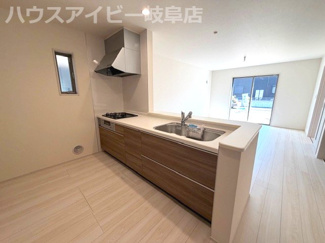 【キッチン】 | 各務原市川島小網町新築建売全4棟！お車スペース3台可能！長期優良住宅！耐震等級3・住宅性能評価書取得 | 各務原市川島小網町新築建売全4棟！お車スペース3台可能！長期優良住宅！耐震等級3・住宅性能評価書取得！