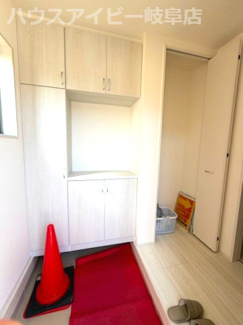 【玄関】 | 各務原市川島小網町新築建売全4棟！お車スペース3台可能！長期優良住宅！耐震等級3・住宅性能評価書取得 | 各務原市川島小網町新築建売全4棟！お車スペース3台可能！長期優良住宅！耐震等級3・住宅性能評価書取得！