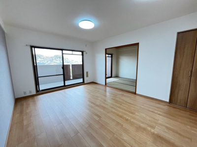 【居間・リビング】 | モンセーヌ和泉中央 1番館