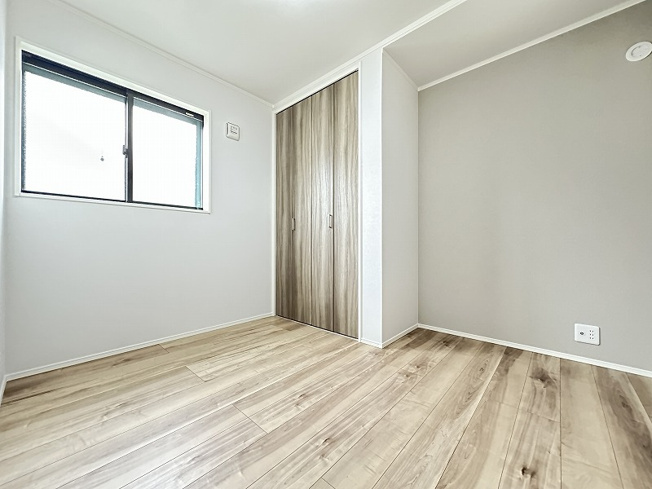【洋室】 | 志木市幸町2丁目　中古一戸建住宅　(丸井志木店) | 現地（2026年4月）撮影／洋室5帖