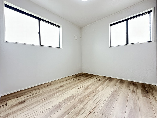 【洋室】 | 志木市幸町2丁目　中古一戸建住宅　(丸井志木店) | 現地（2026年4月）撮影／洋室4.9帖