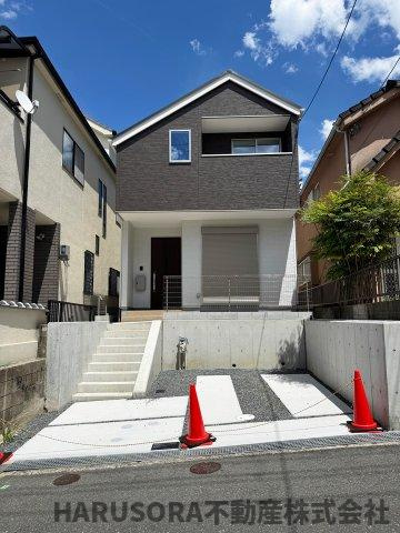 枚方市長尾元町7丁目　2階建