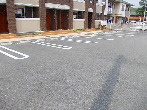カトレーヴⅧの駐車場