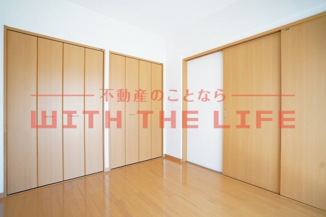 キャッスルコート【10,000円キャッシュバック対象物件】の洋室|ゆったりした洋室です