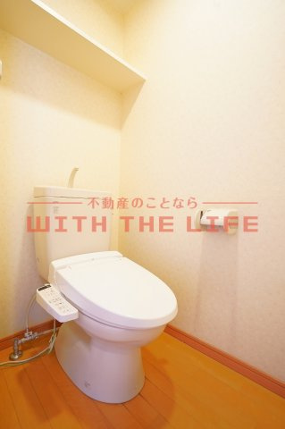 キャッスルコート【10,000円キャッシュバック対象物件】のトイレ|落ち着いた色調のトイレです