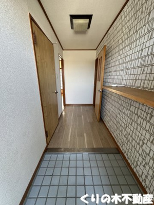 【玄関】 | ルミウス常盤通 | 収納もある玄関です