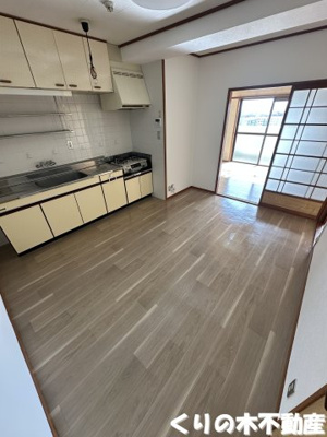 【居間・リビング】 | ルミウス常盤通 | ゆったり過ごせる居間です