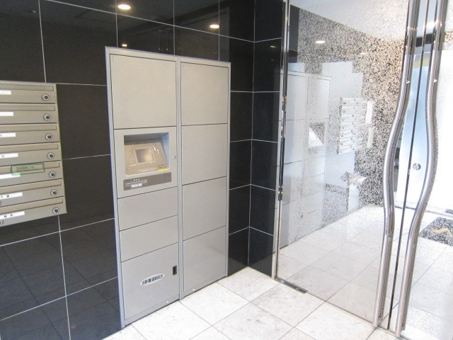 Volante並木のエントランス|あると嬉しい宅配ロッカー