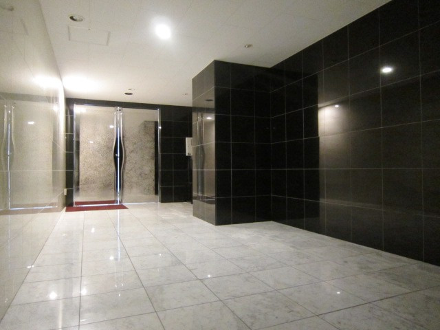 Volante並木のエントランス|高級感のあるエントランス