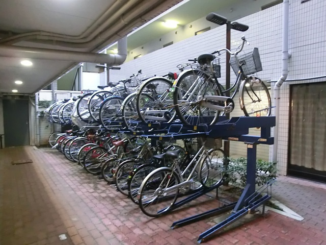 葛飾区西新小岩１丁目の賃貸マンションのその他共用部分|敷地内駐輪場。
