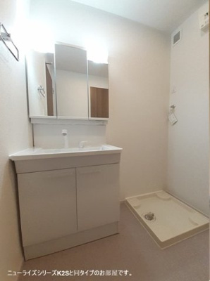 【洗面所】 | ヒルサイド | 明るい洗面所です