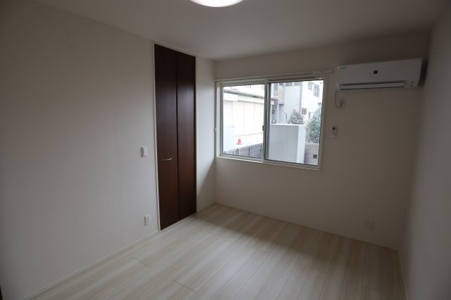 エストレヤの洋室