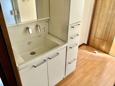 【洗面所】 | 緑丘戸建 | 洗面所です