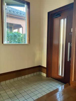 【玄関】 | 緑丘戸建 | 落ち着いた玄関です