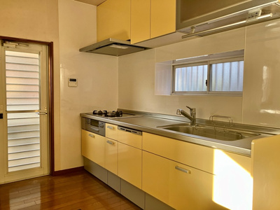 【キッチン】 | 緑丘戸建 | コンパクトなキッチンで掃除もラクラク