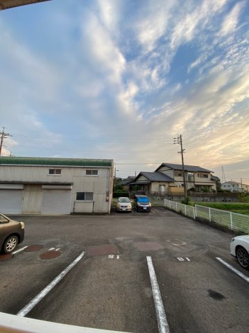 Ｓｕｒｐｌｕｓ　Ｏｎｅ酒井Ｂの駐車場
