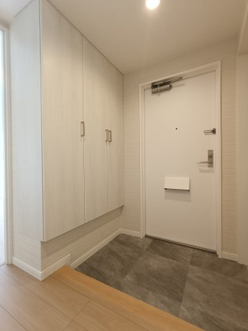 パークフィールドみさとテラ・ウェスト2街区２号館　の玄関|ゆったりとした玄関です