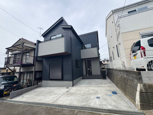 瀬谷区中屋敷1丁目新築戸建/カースペース2台/南側道路/陽当り良好