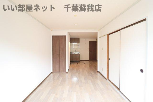 ファーストターフ鎌取　Ｂの居間・リビング|使いやすい居間です
