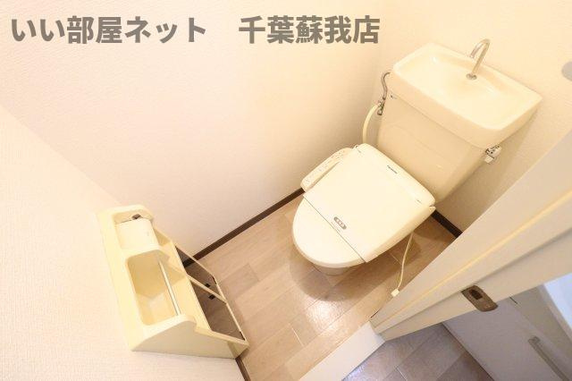 ファーストターフ鎌取　Ｂのトイレ|コンパクトで使いやすいトイレです