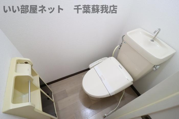ファーストターフ鎌取　Ｂのトイレ|コンパクトで使いやすいトイレです