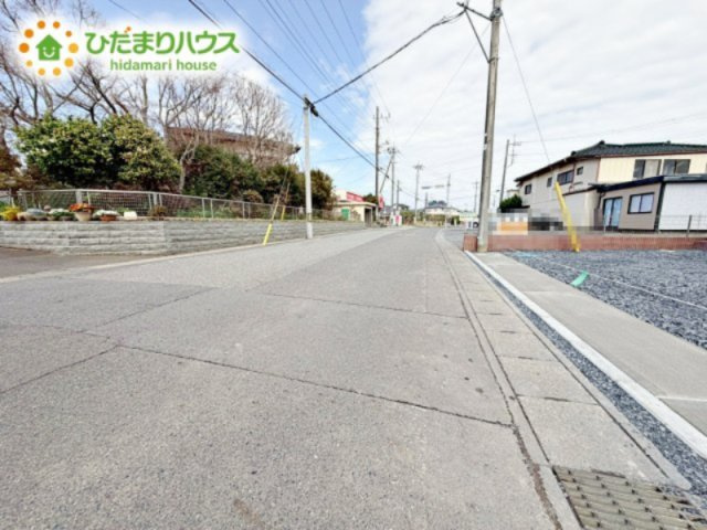 【前面道路含む現地写真】 | ひたちなか市八幡町2期　新築戸建 | 落ち着いた住環境が魅力的です☆