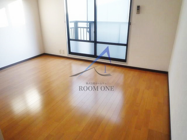 ビーラインＮの居間・リビング|洋室のお部屋です。