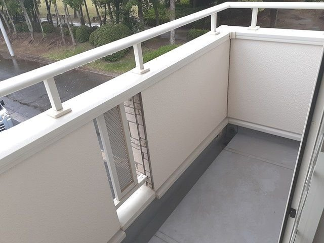 サンシャインⅡのバルコニー|バルコニーからの眺めを楽しみながら食事をしませんか