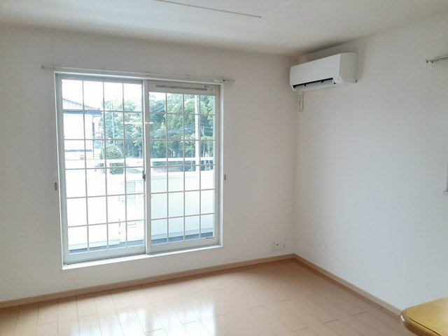 サンシャインⅡの居間・リビング|使いやすい居間です