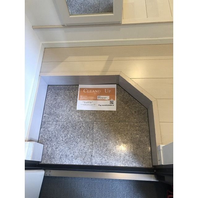 ラルーチェの玄関