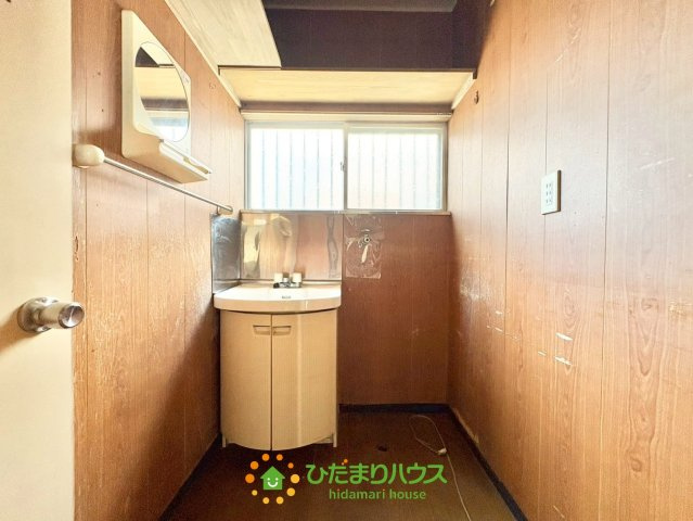 杉戸町本郷　中古一戸建ての独立洗面台|2026年7月14日　撮影