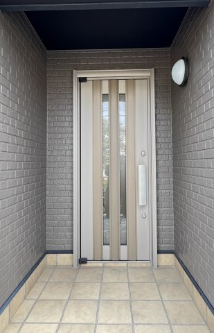 香芝市旭ヶ丘5丁目の玄関|明るい玄関です