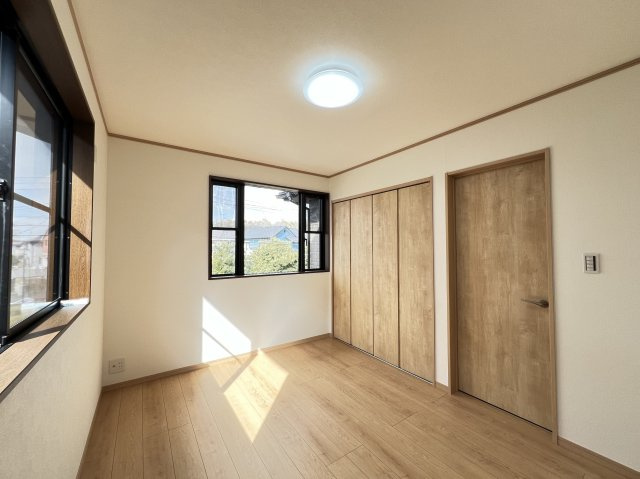 香芝市旭ヶ丘5丁目の洋室|落ち着いた色調の洋室６帖です