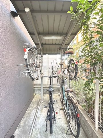 ワイズ メゾンのその他共用部分|敷地内駐輪場♪