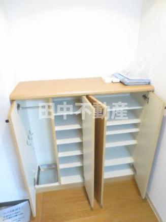 ルミークアン笹塚の玄関