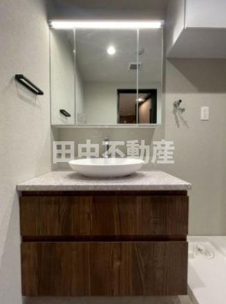 ルミークアン笹塚の洗面所