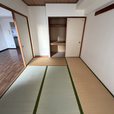 ティアラ高砂ハイツの和室|い草の香りが落ち着く素敵な和室です