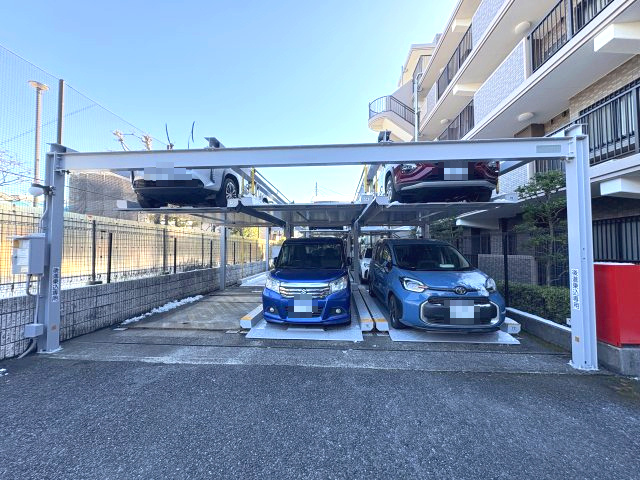 コスモ戸田公園アーバンステージの駐車場